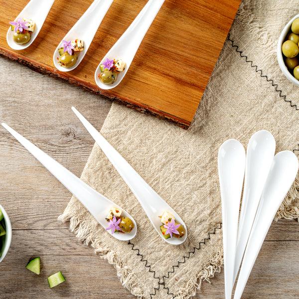 Restaurantware White Plastic Deco Party Spoon - 8" - 500 Count Box
