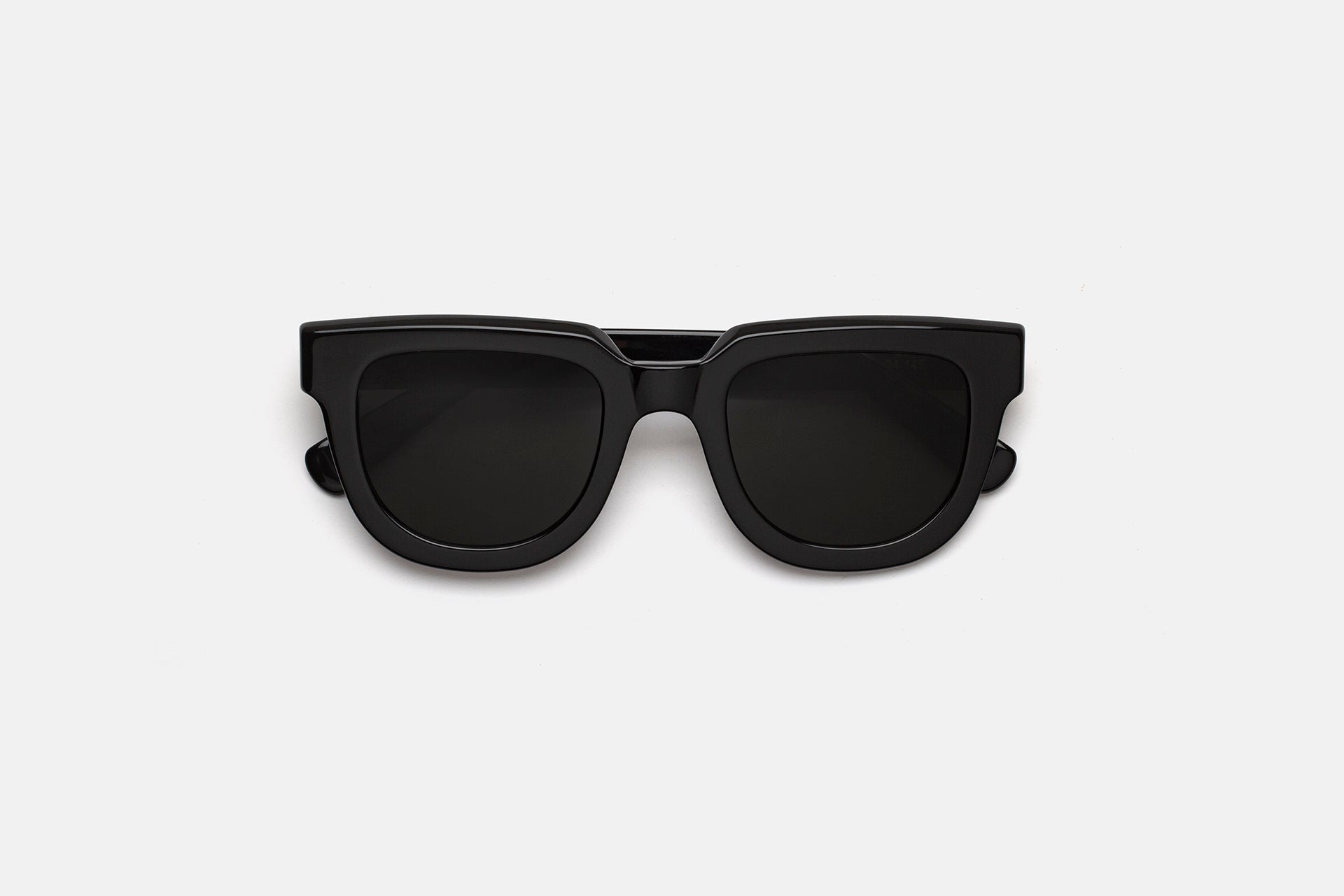 retro superfuture Serio Black