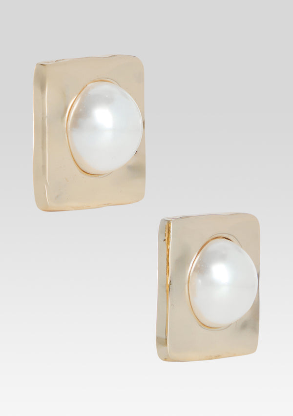 Retrofête Nikki Pearl Earrings Retrofête