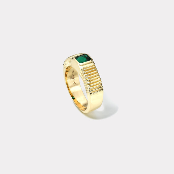 Retrouvai 0.64ct Emerald Cut Emerald Pleated Solitaire Band