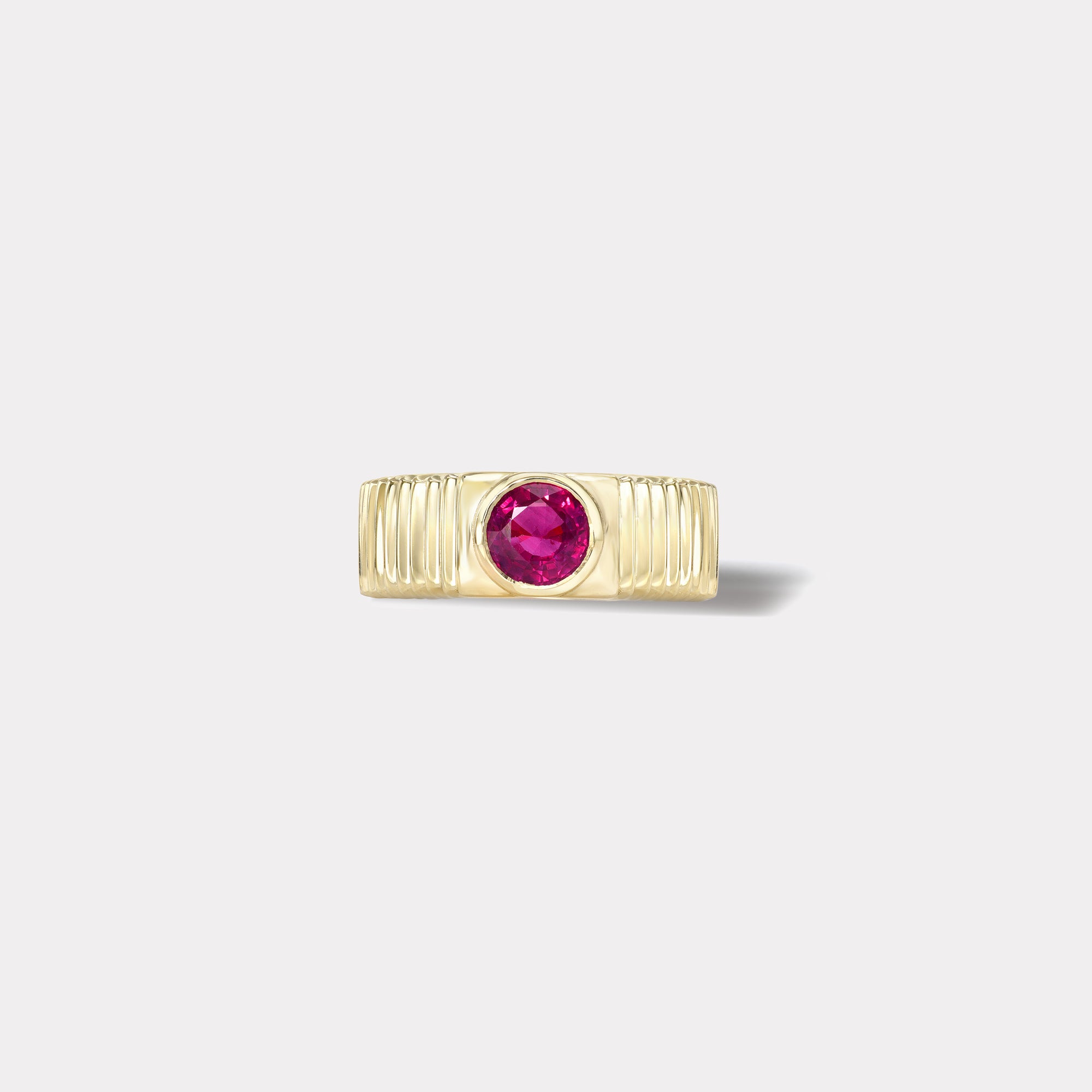 retrouvai 0.86ct Round Hot Pink Sapphire Pleated Solitaire Band