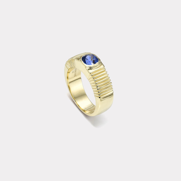 Retrouvai 1.32ct Blue Sapphire Cushion Pleated Solitaire Band