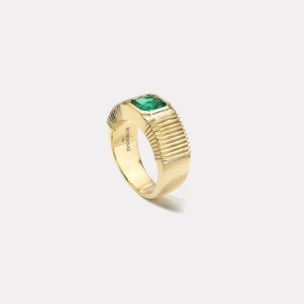 Retrouvai 1.35ct Emerald Cut Emerald Pleated Solitaire Band