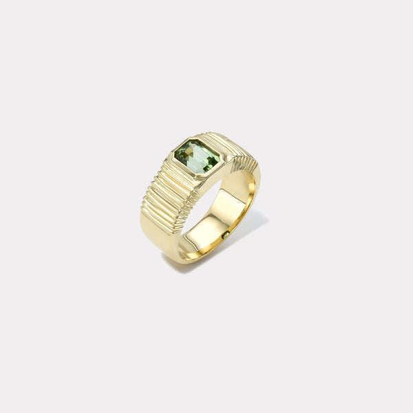 Retrouvai 1.39ct Green Tourmaline Pleated Solitaire Band