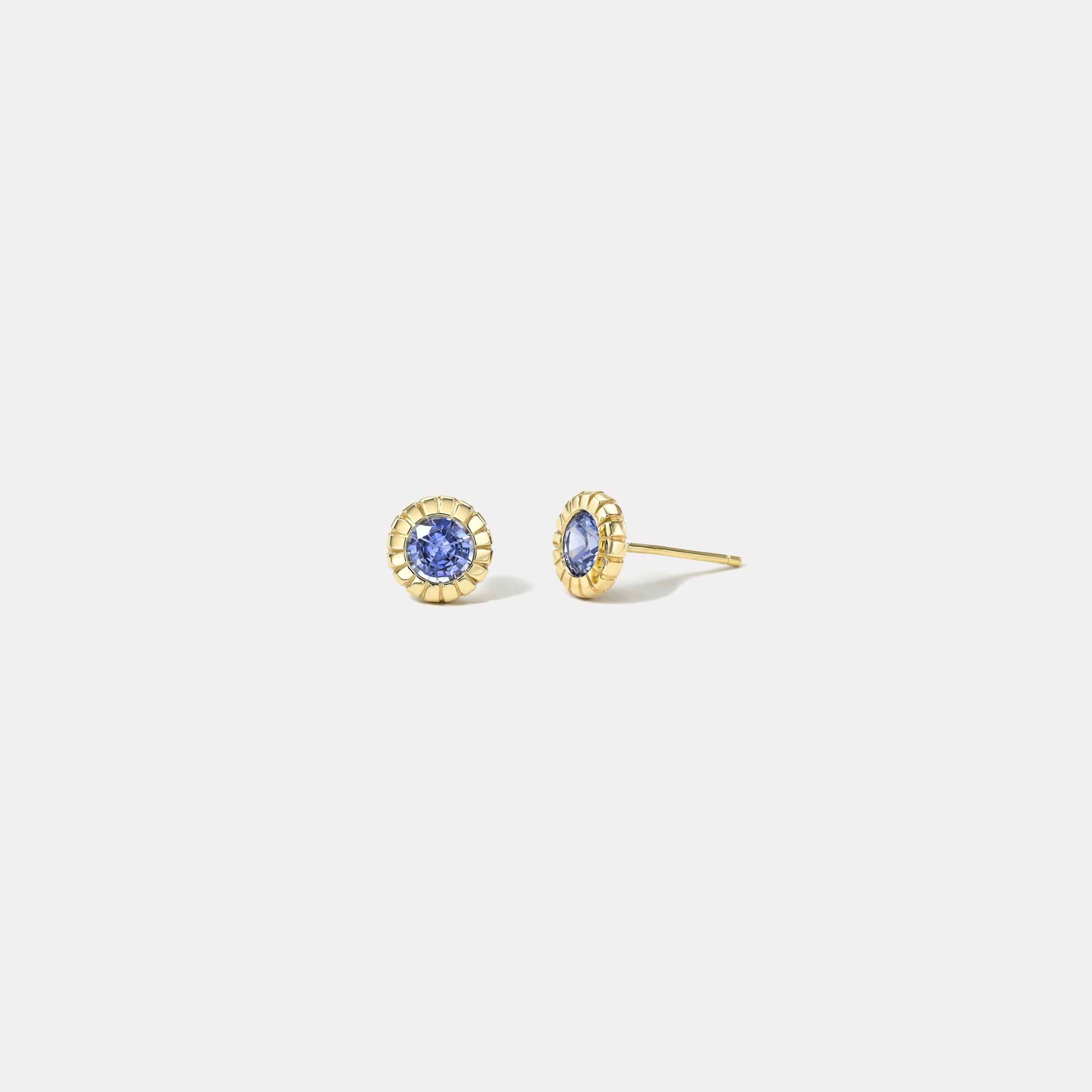 retrouvai 1.56ct Round Sky Blue Sapphire Heirloom Bezel Stud Earrings