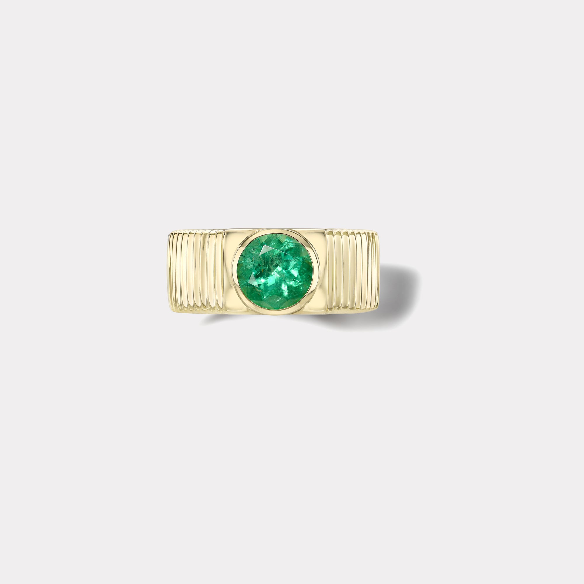 retrouvai 1.5ct Round Emerald Pleated Solitaire Band