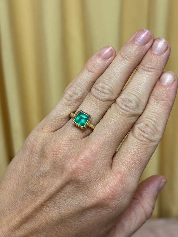 Retrouvai 1.61ct Emerald Cut Emerald Heirloom Bezel Ring