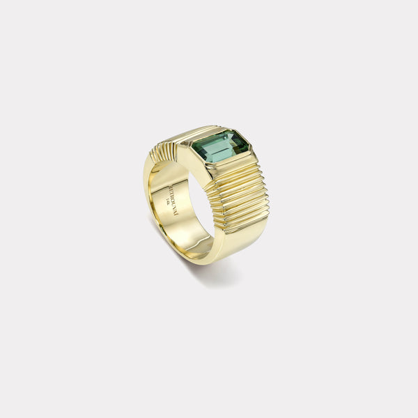 Retrouvai 2.51ct Green Tourmaline Pleated Solitaire Band