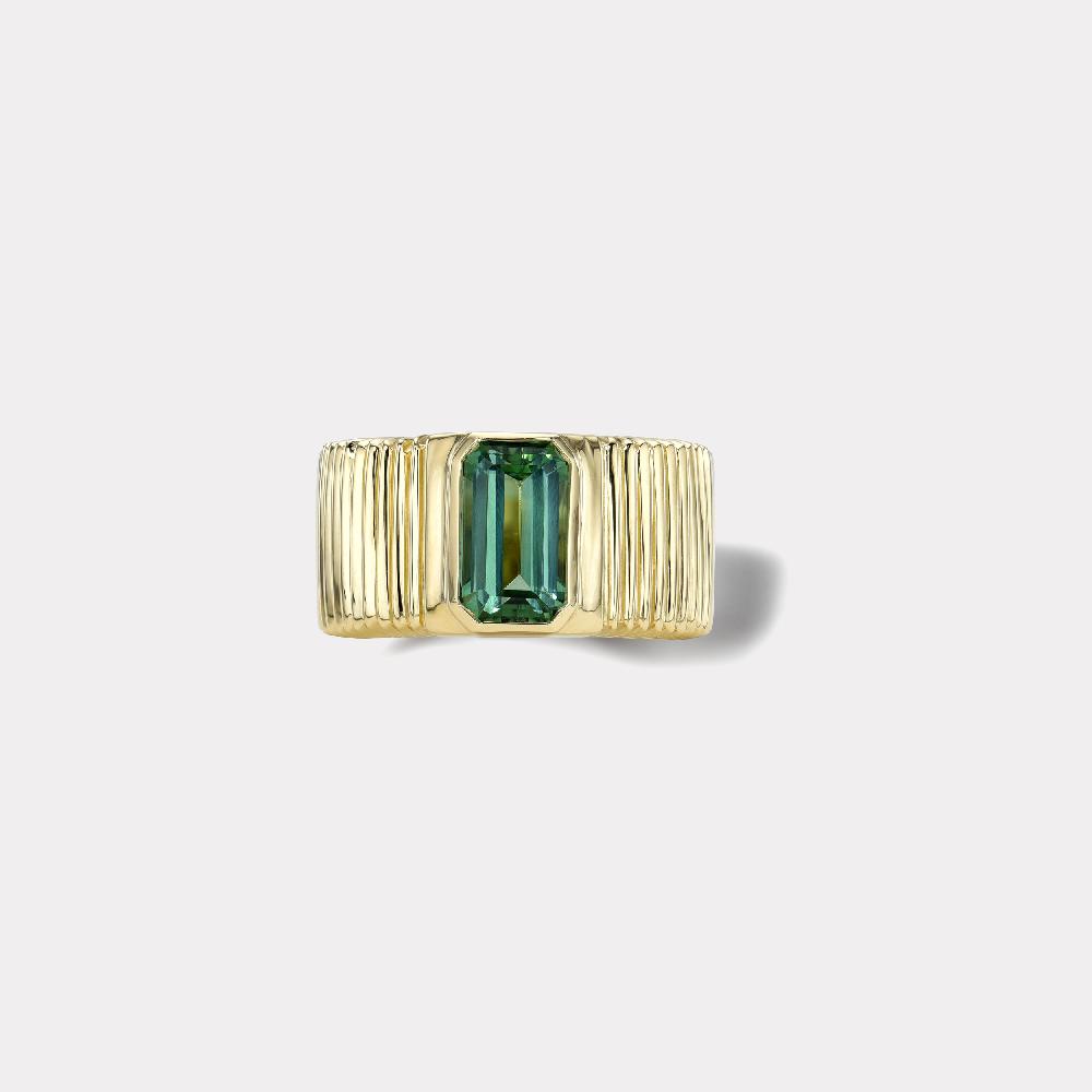 retrouvai 2.51ct Green Tourmaline Pleated Solitaire Band