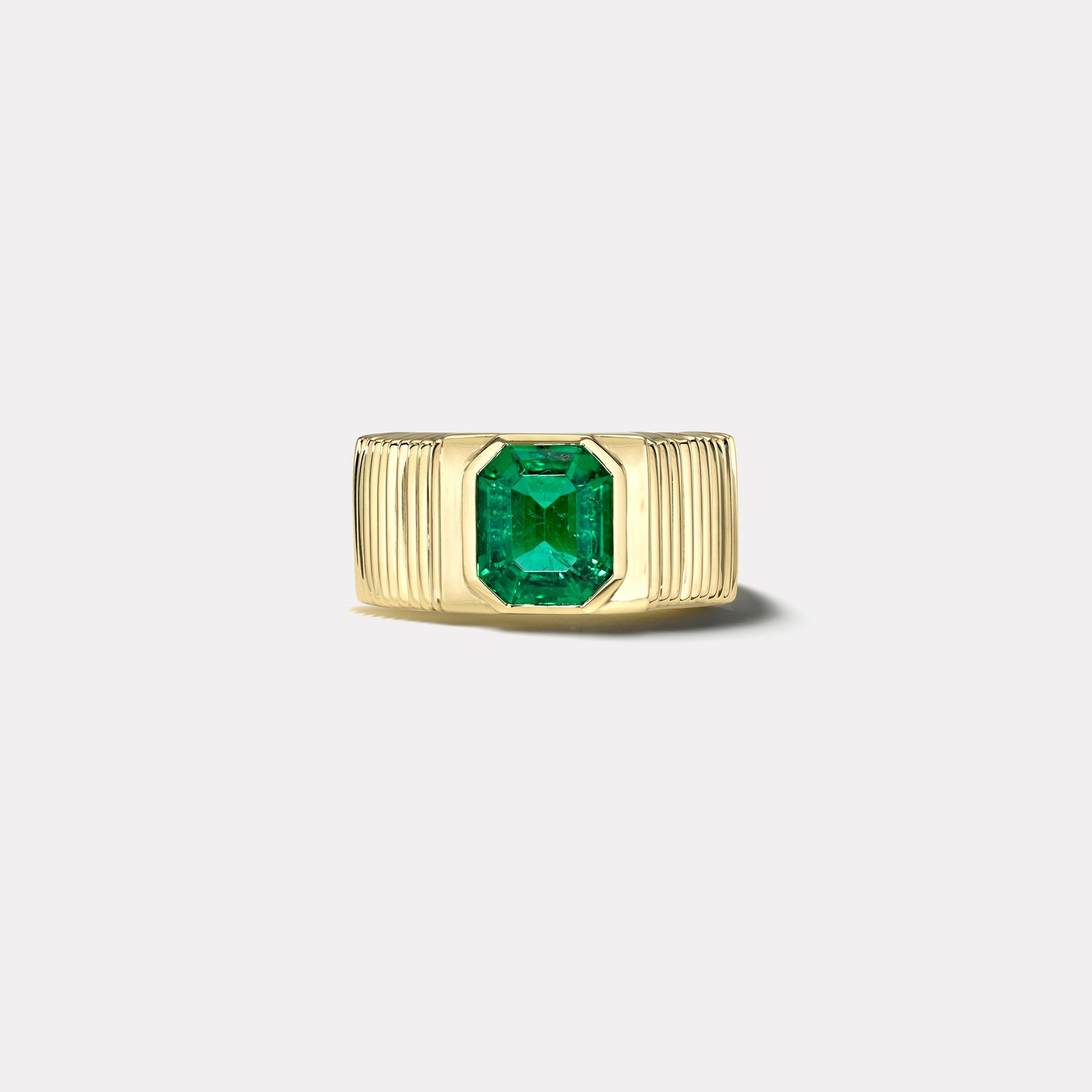 retrouvai 2.59ct Emerald Cut Emerald Pleated Solitaire Band