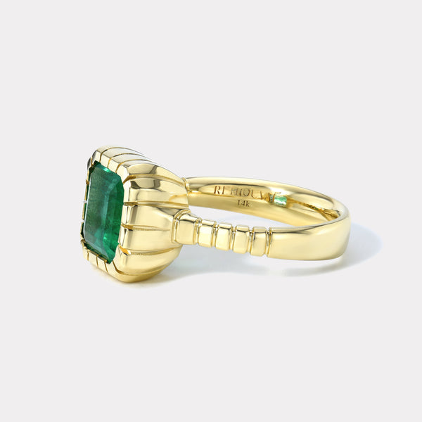 Retrouvai 2.92ct Emerald Cut Emerald Heirloom Bezel Ring