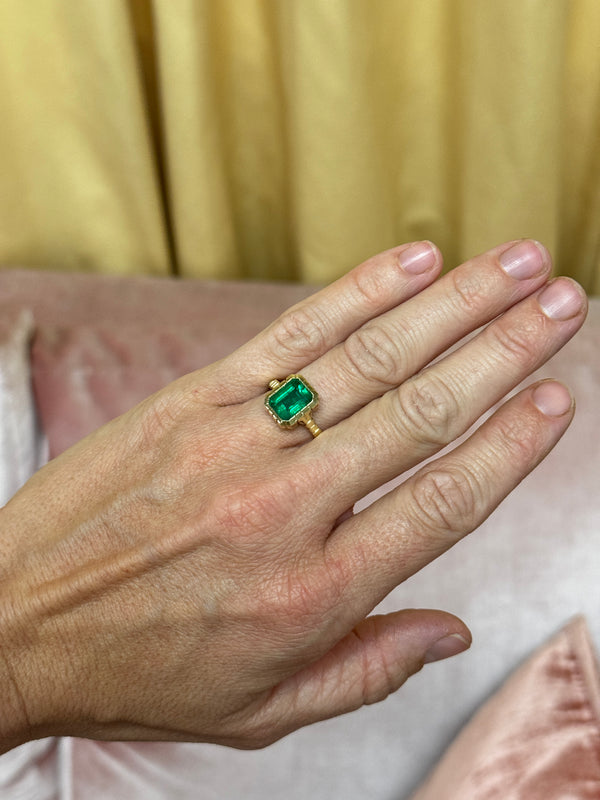 Retrouvai 2.94ct Emerald Cut Emerald Heirloom Bezel Ring