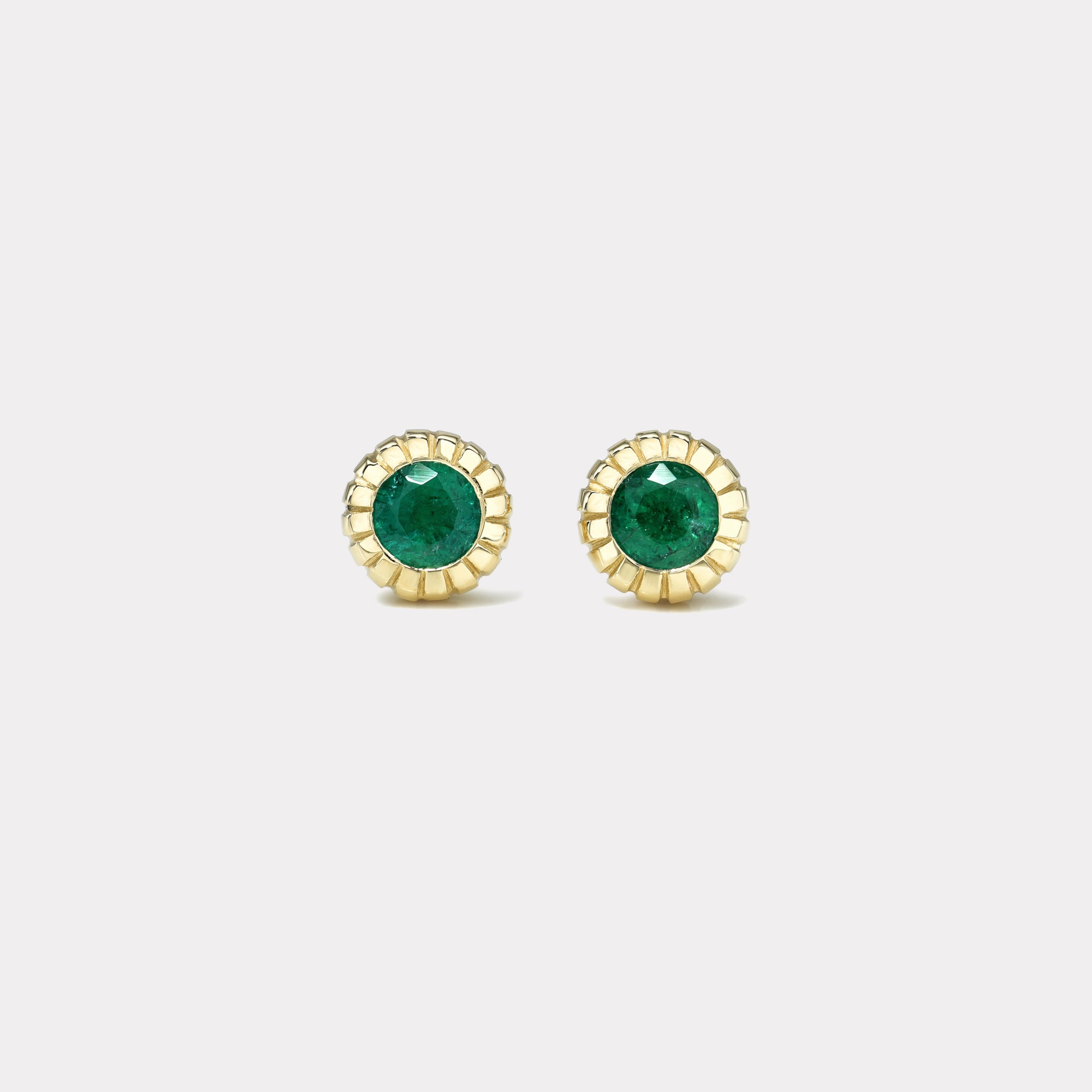 retrouvai 2ct Round Emerald Heirloom Bezel Stud Earrings