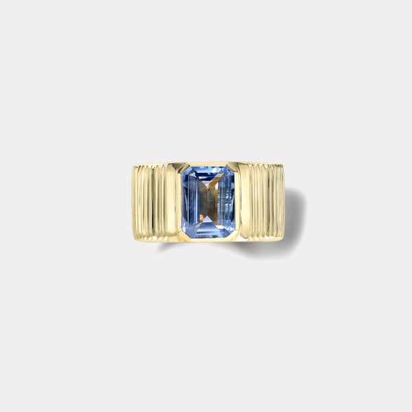 Retrouvai 3.02ct Light Blue Sapphire Pleated Solitaire Band