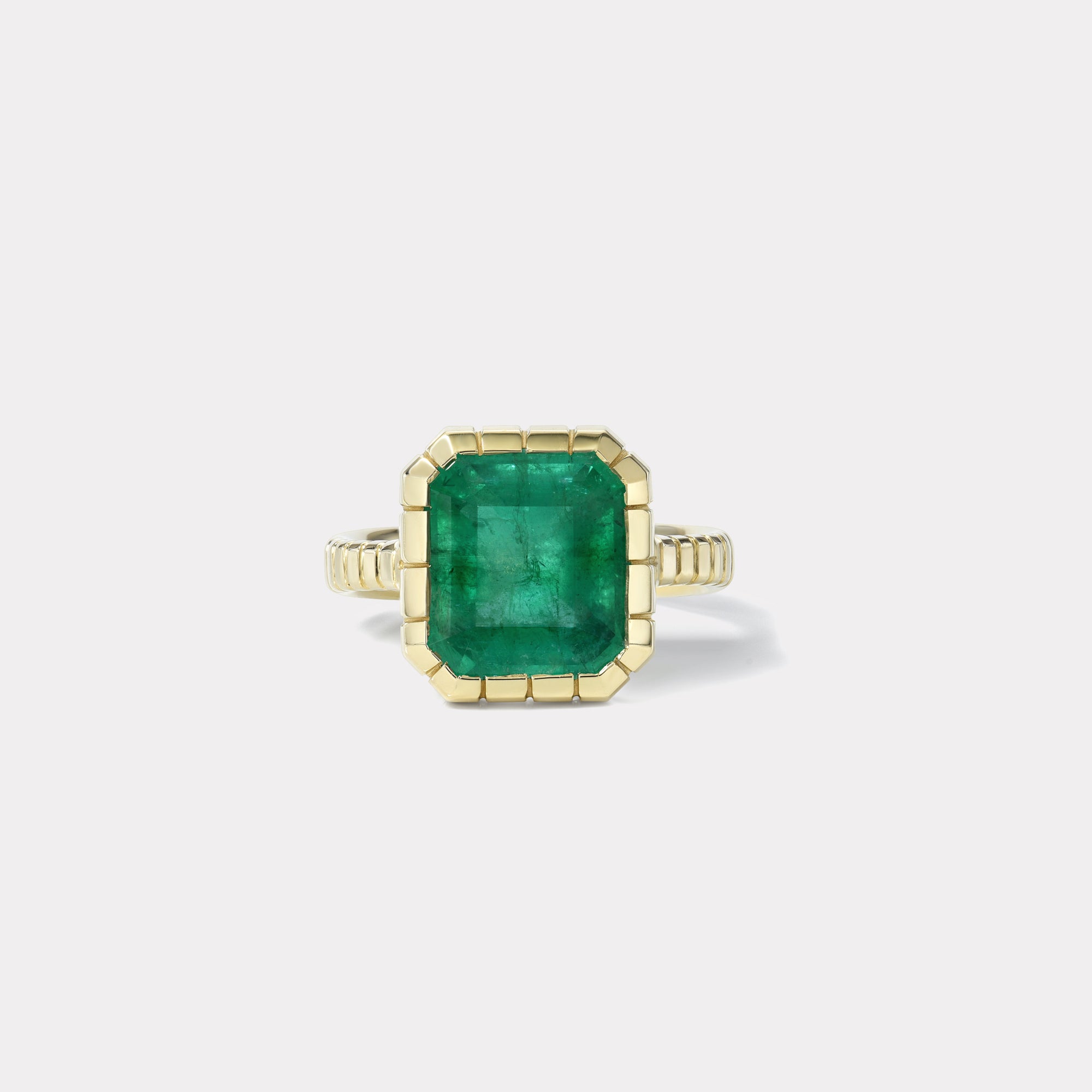 retrouvai 5.10ct Brazilian Emerald Heirloom Bezel Ring