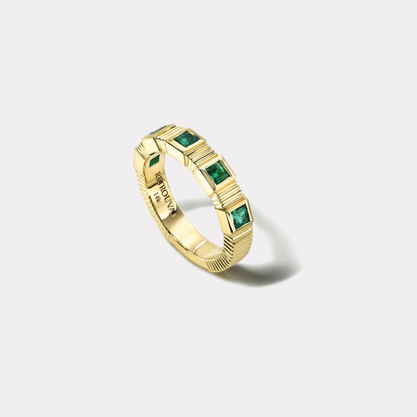Retrouvai .77ct Carre Cut Emerald Pleated 5 Stone Band