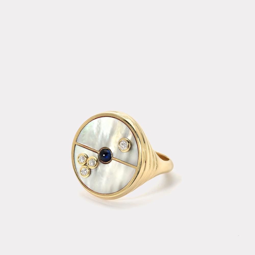 retrouvai Compass Ring with Mother of Pearl and Blue Sapphire