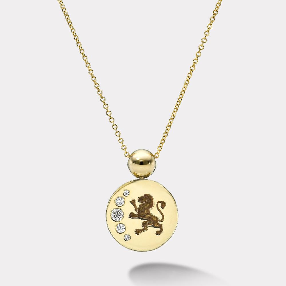 retrouvai Lion Fantasy Signet Pendant Necklace with Diamonds