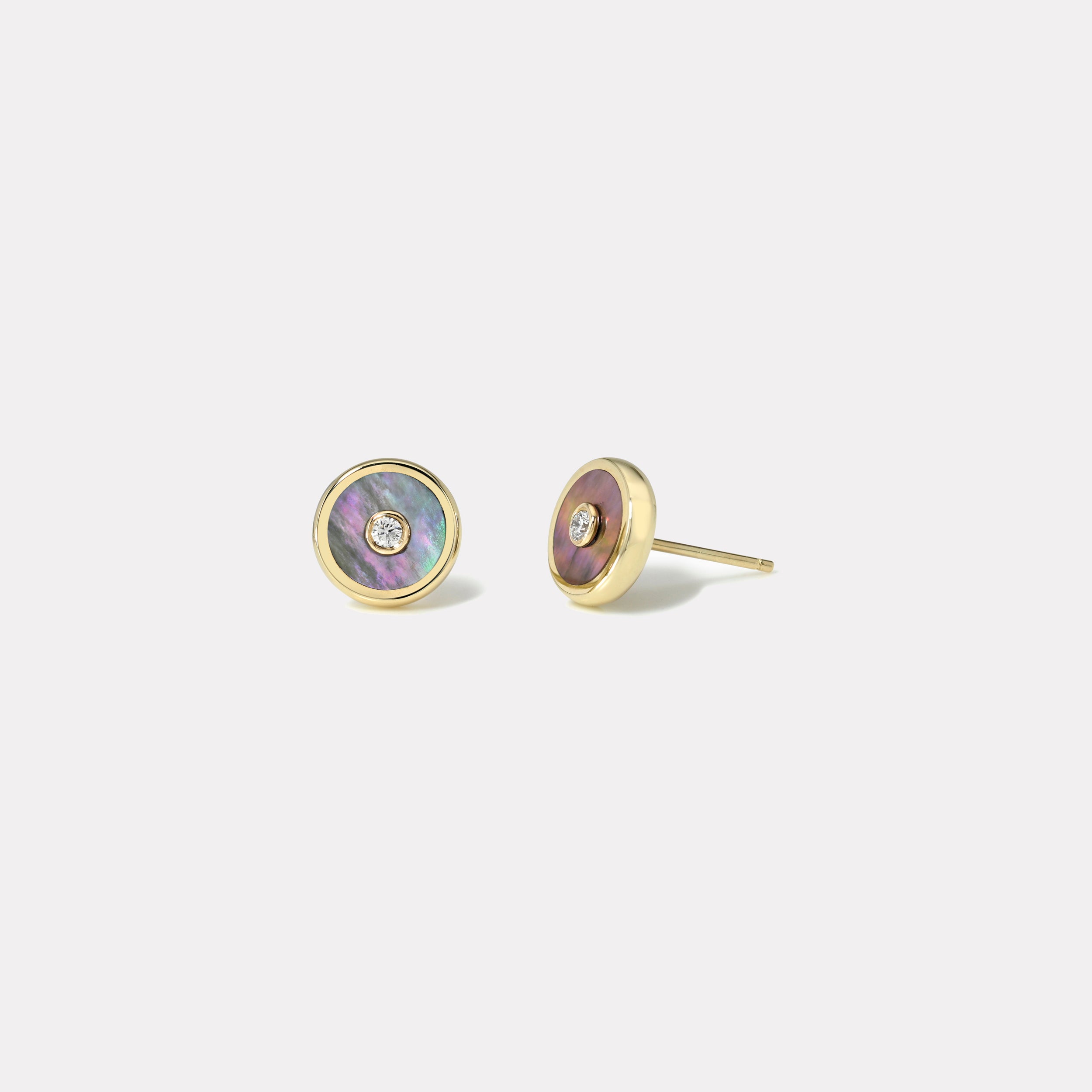 retrouvai Mini Compass Stud Earrings with Dark Mother of Pearl