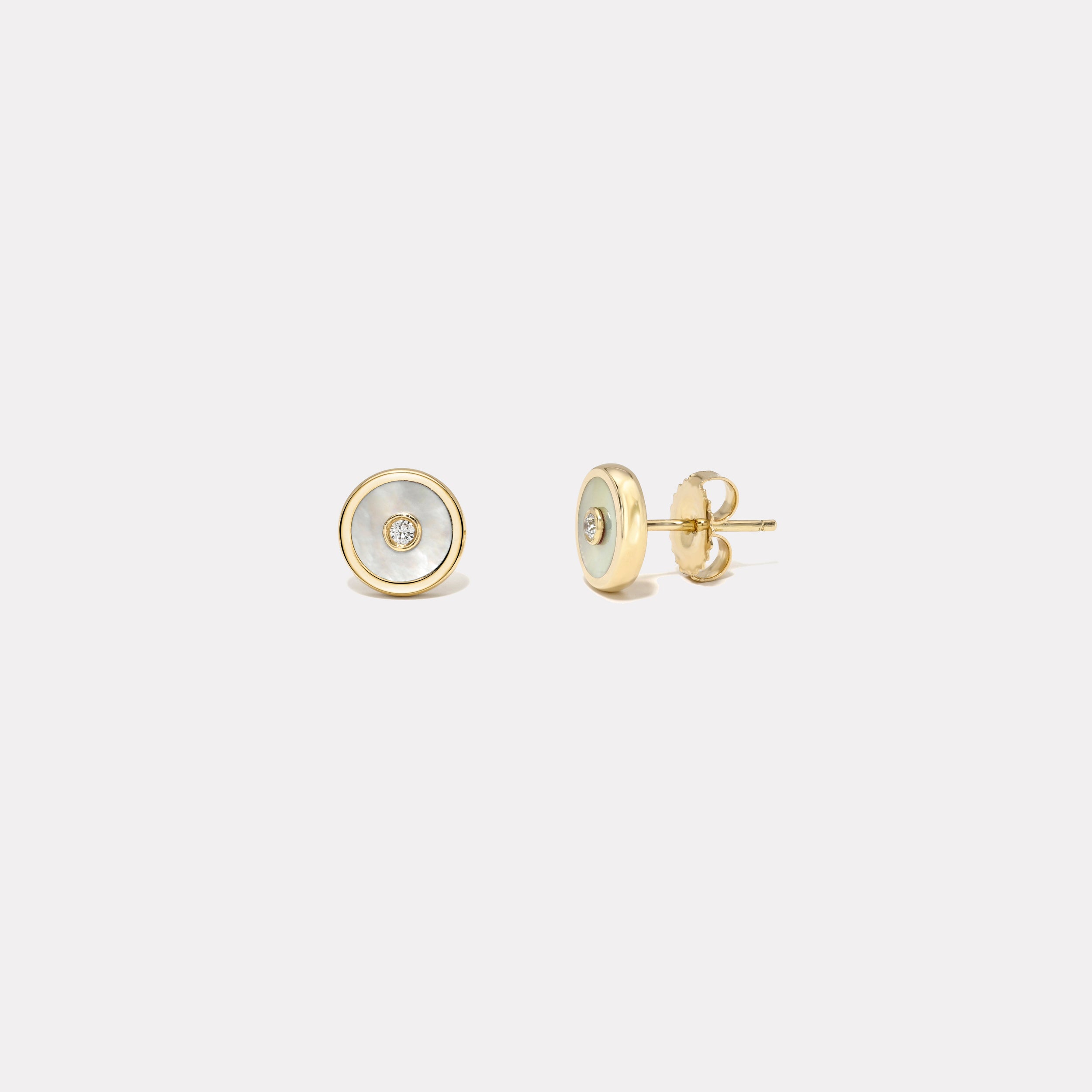 retrouvai Mini Compass Stud Earrings with White Mother of Pearl