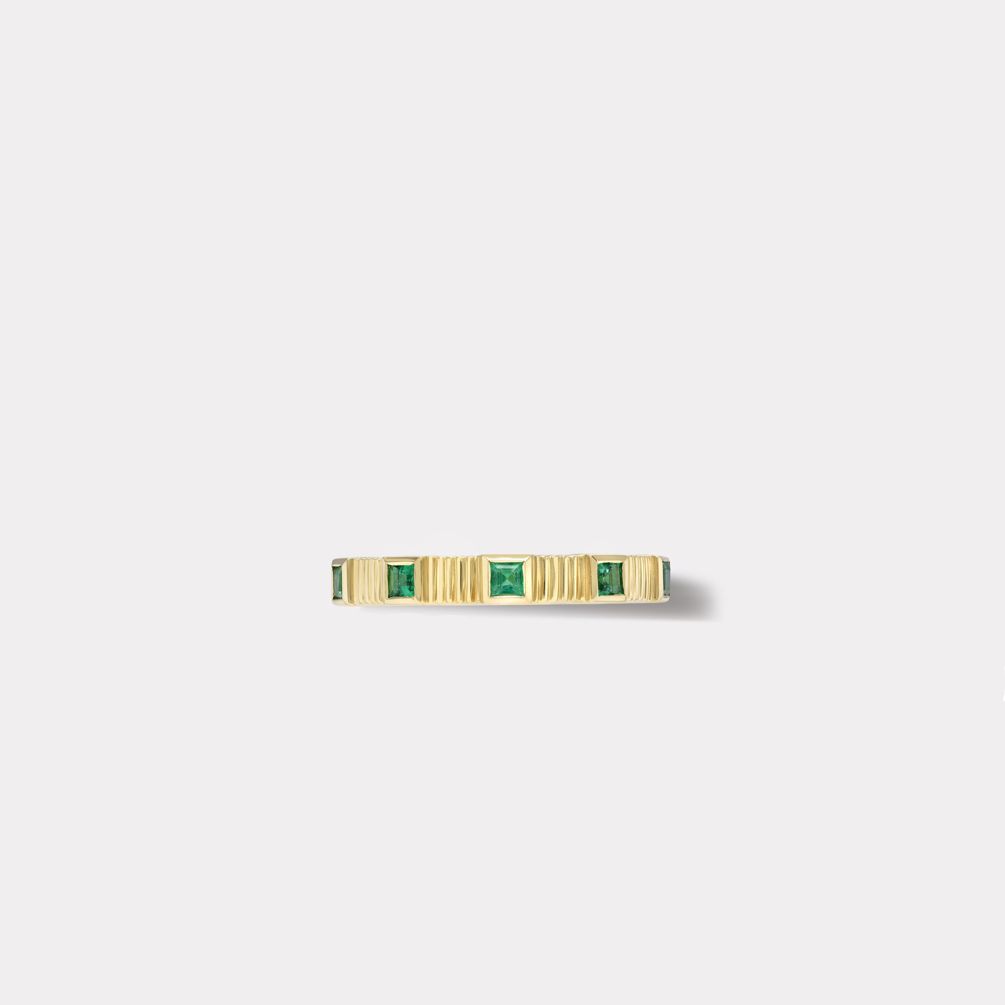 retrouvai Pleated Five Stone Band - Carre Cut Emeralds