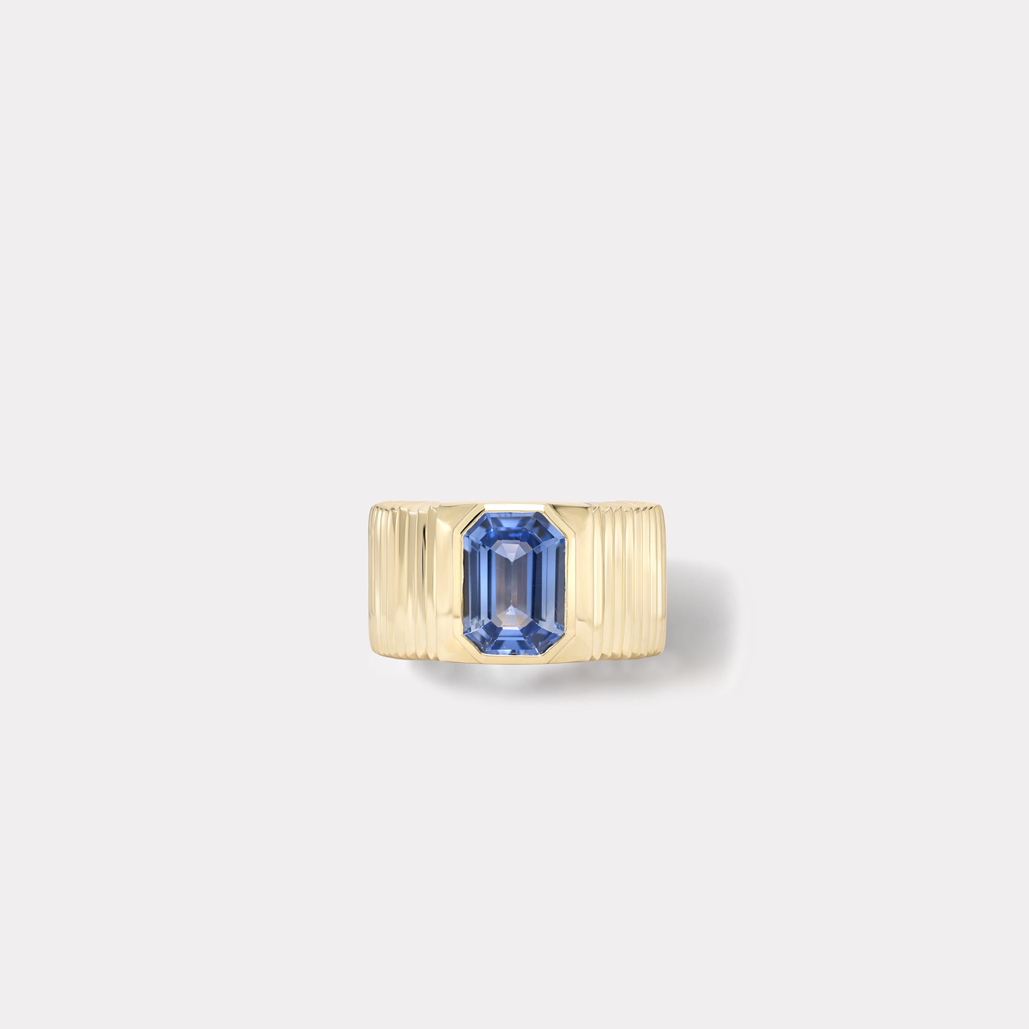 retrouvai Pleated Solitaire Band - 3.13ct Blue Sapphire