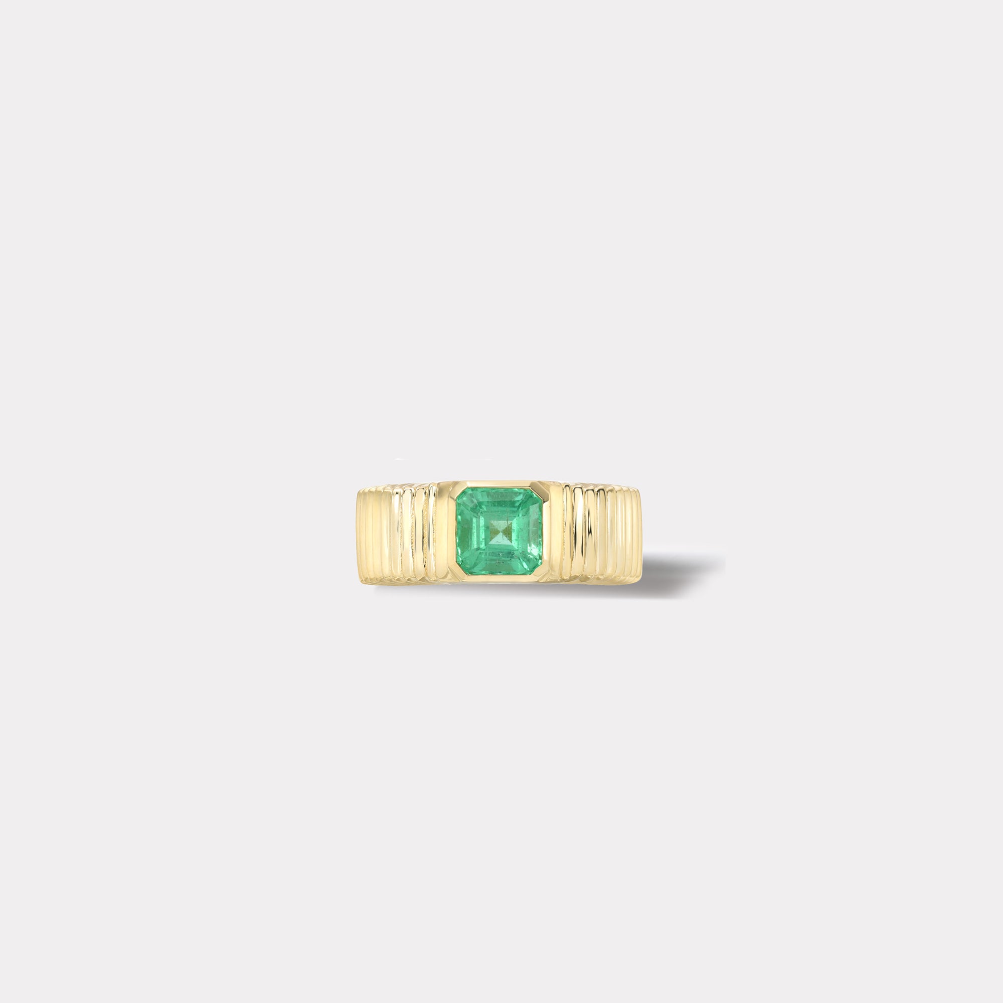 retrouvai 1.28ct Emerald Pleated Solitaire Band