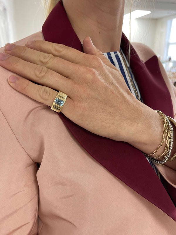 Retrouvai 1.5ct Aquamarine Pleated Solitaire Band