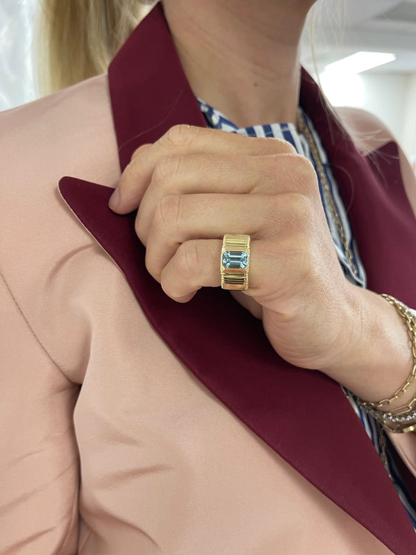 Retrouvai 1.5ct Aquamarine Pleated Solitaire Band