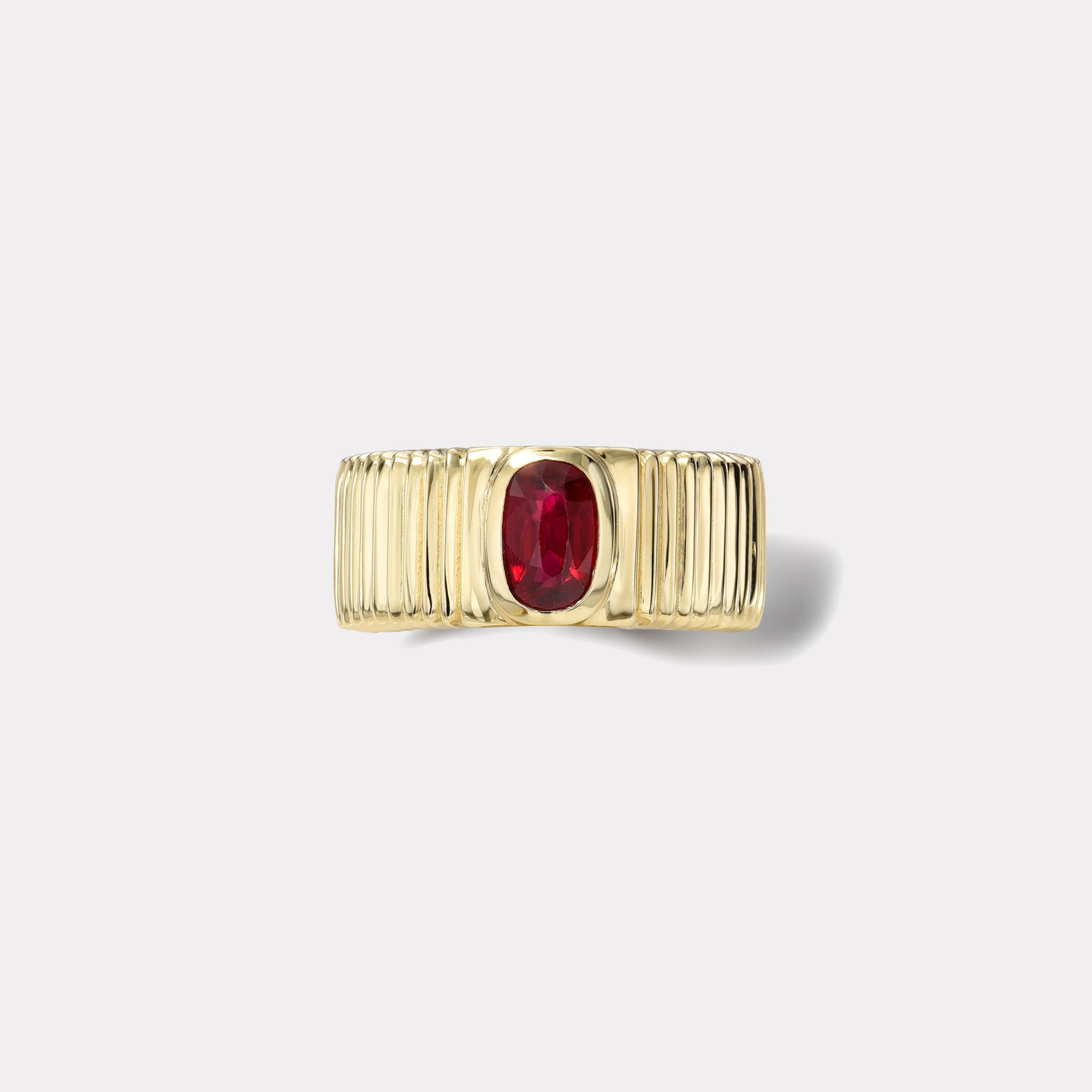 retrouvai 1ct Oval Ruby Pleated Solitaire Band
