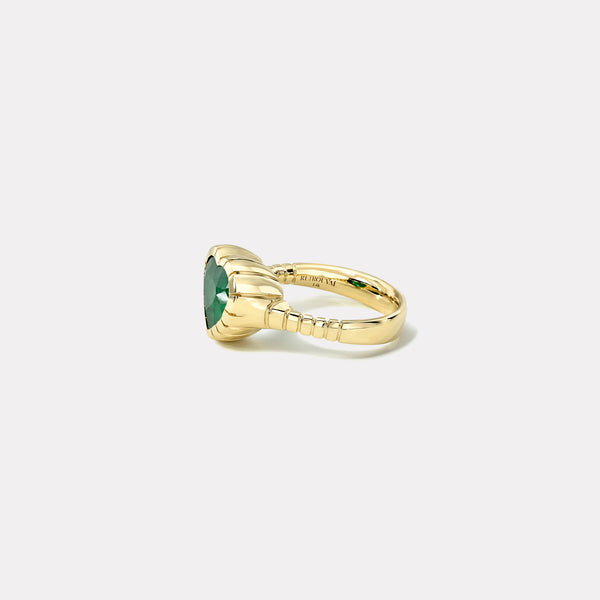Retrouvai 2.7ct Heart Emerald Heirloom Bezel Ring
