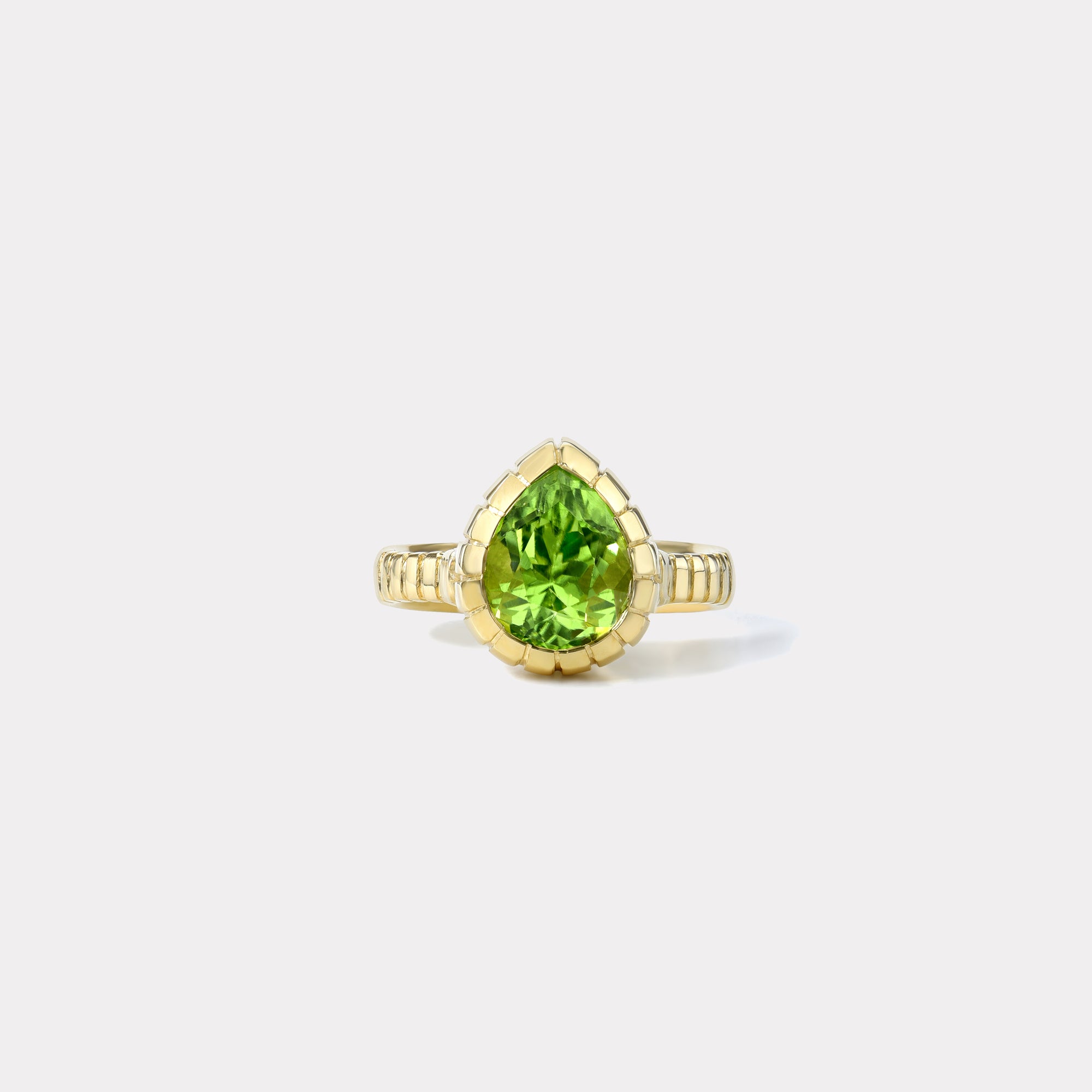 retrouvai 3.24ct Peridot Heirloom Bezel Ring