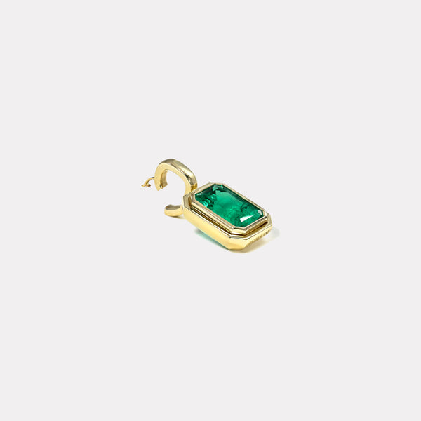 Retrouvai 4.66ct Emerald Cut Emerald Bounce Charm
