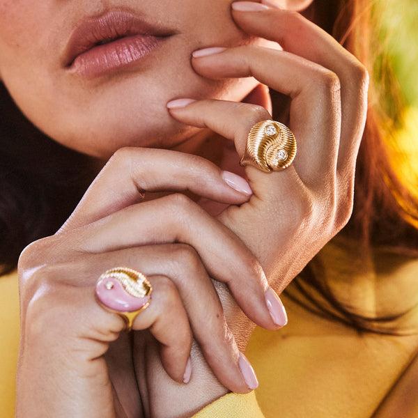 Retrouvai All Gold Yin Yang Ring
