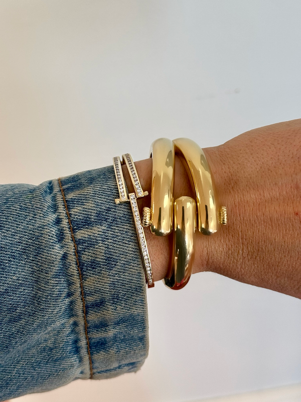 Retrouvai Balloon Magna Bangle With Round Diamonds