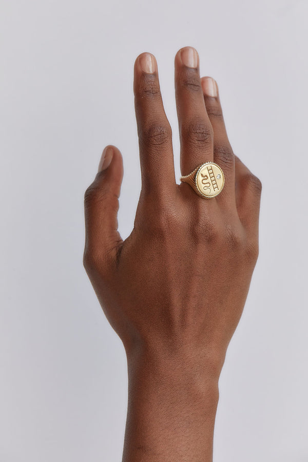Retrouvai Bravery Signet Ring