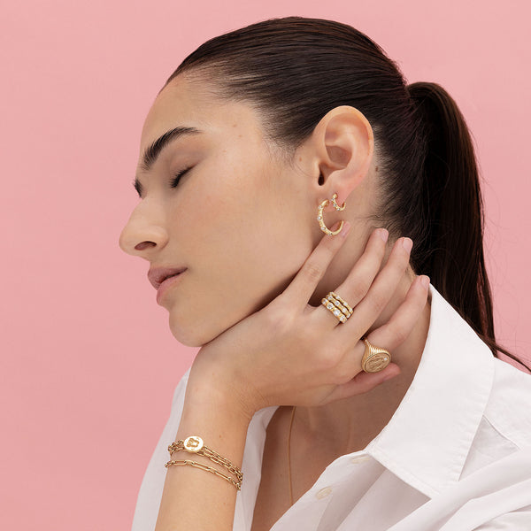 Retrouvai Classic Modern Love Hoop Earrings