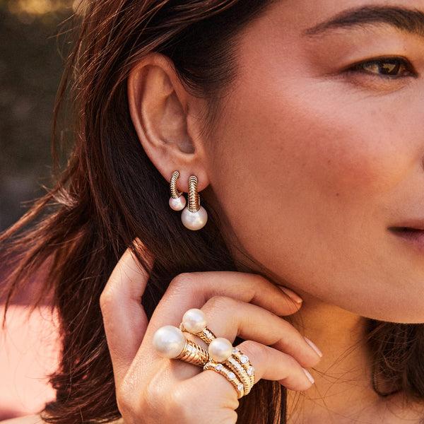 Retrouvai Classic Modern Love Pearl Hoops