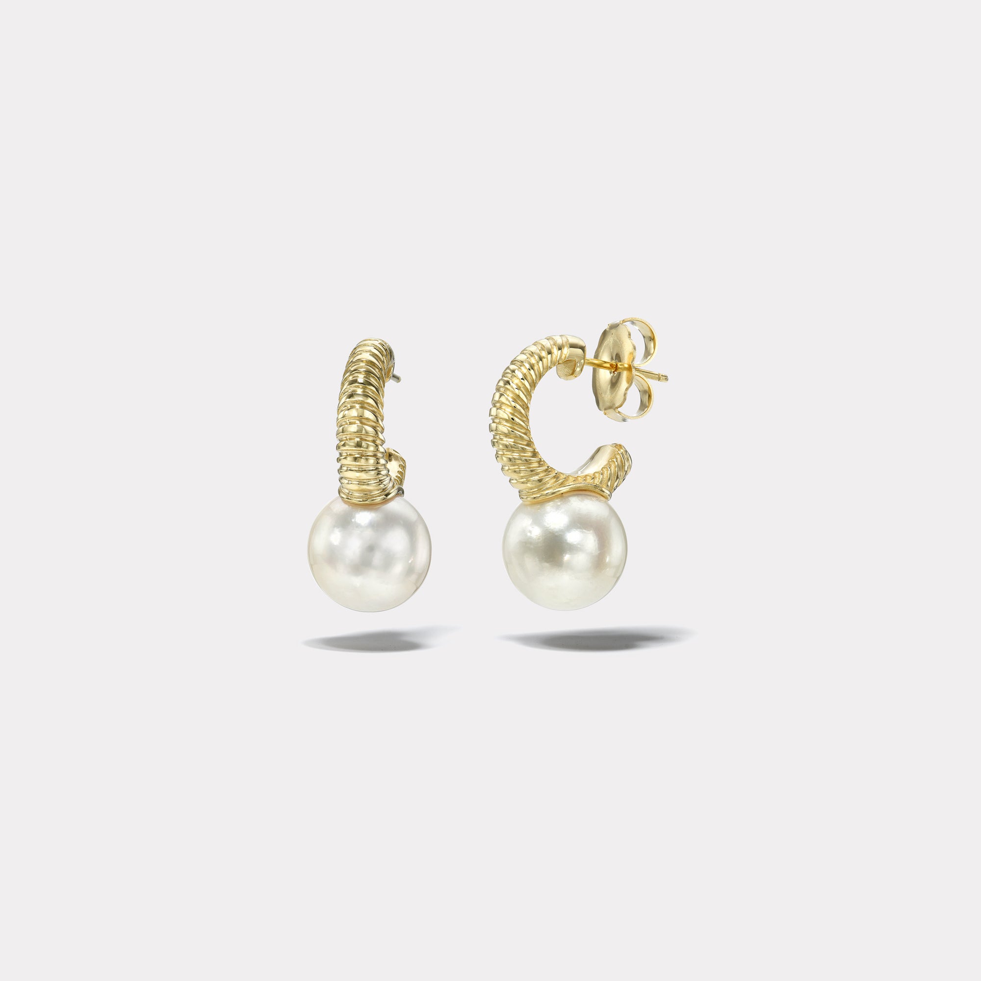 retrouvai Classic Modern Love Pearl Hoops