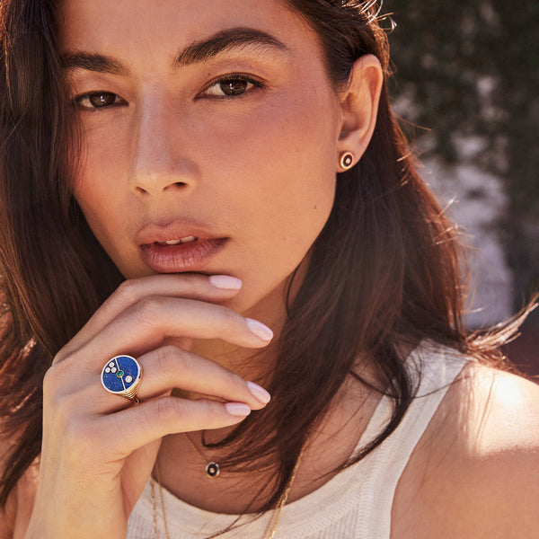 Retrouvai Compass Ring With Lapis And Emerald