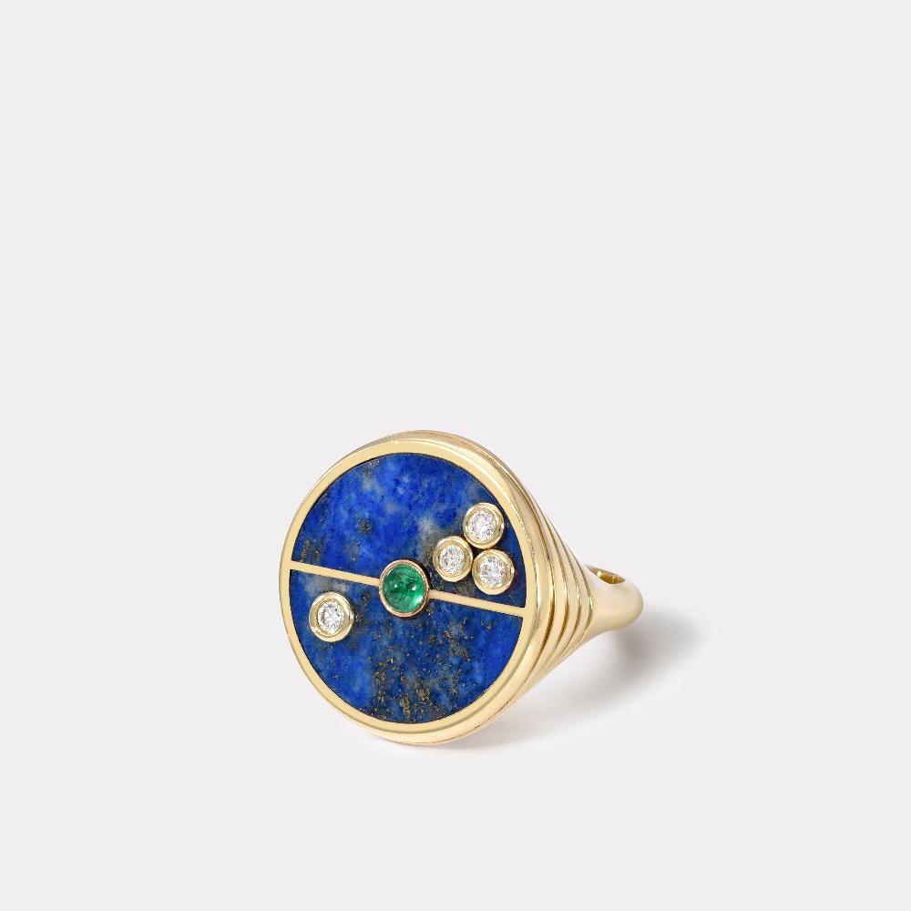 retrouvai Compass Ring with Lapis and Emerald