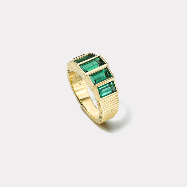 Retrouvai Graduated Emerald Baguette 5 Stone Band