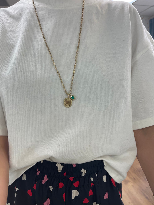 Retrouvai Heirloom Bezel Emerald Charm