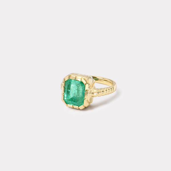 Retrouvai Heirloom Bezel Emerald Ring