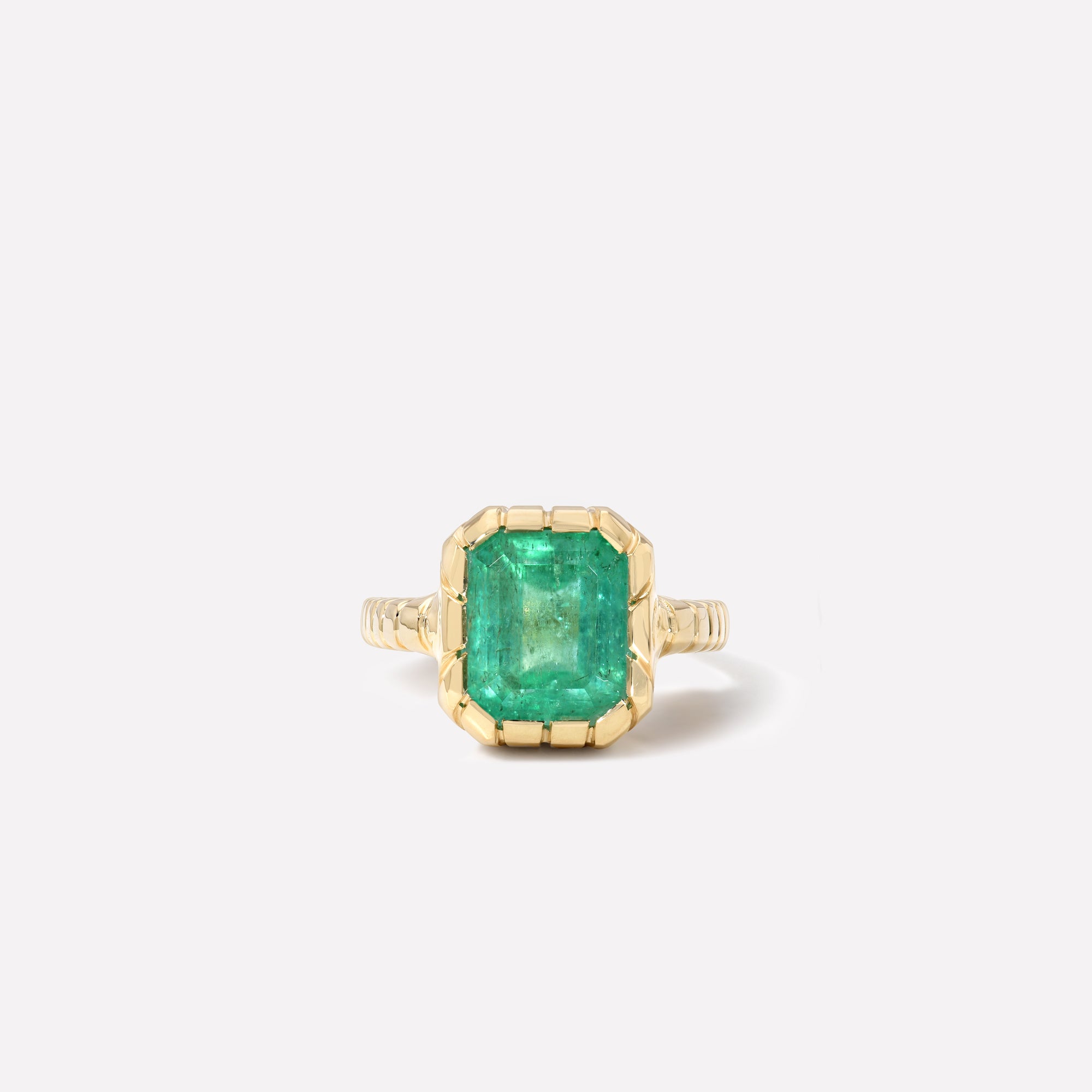 retrouvai Heirloom Bezel Emerald Ring