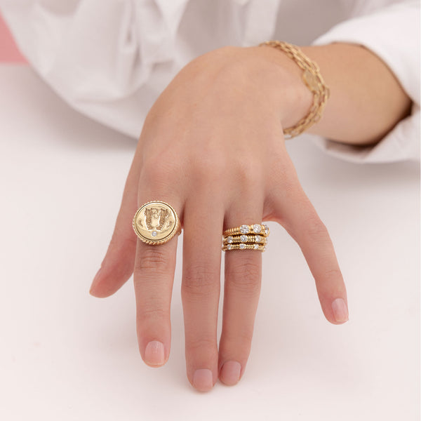 Retrouvai Love Signet Ring