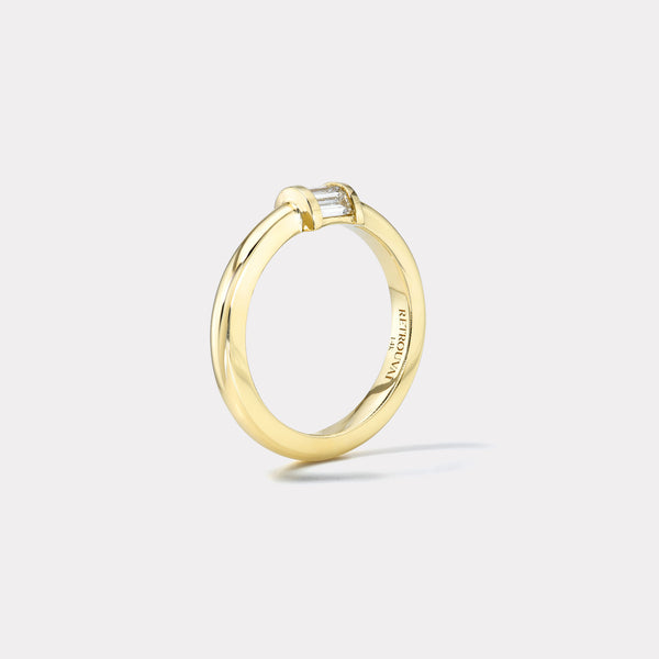 Retrouvai Magna Barrel Ring - Baguette Diamonds
