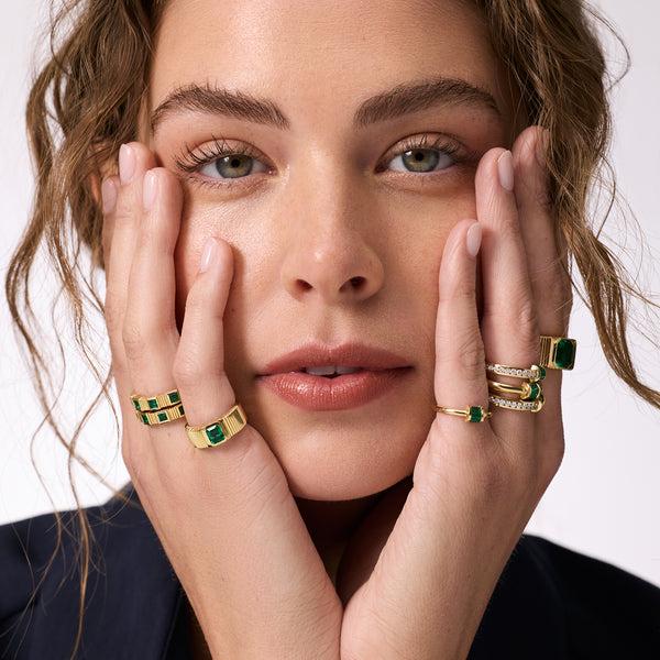 Retrouvai Magna Barrel Ring - Baguette Emeralds