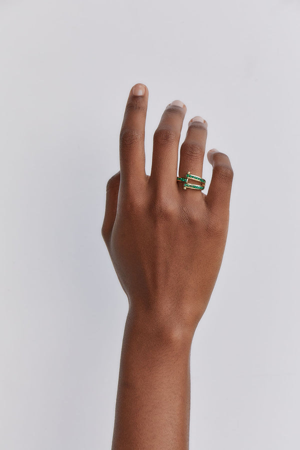 Retrouvai Magna Ring - Round Emeralds