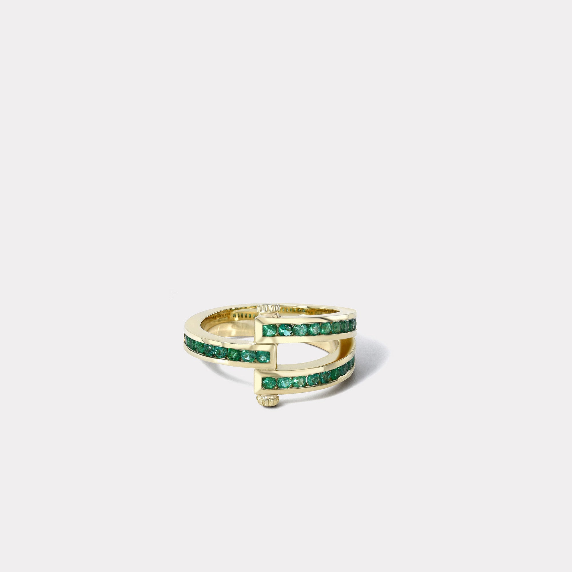 retrouvai Magna Ring - Round Emeralds